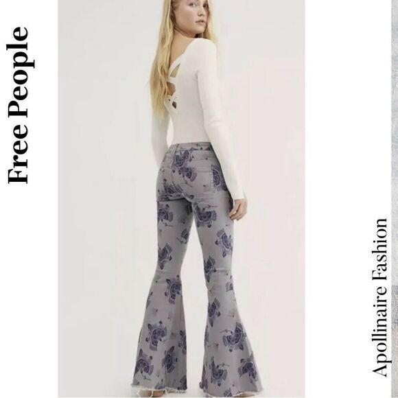 We The Free Mid-Rise Super Flare Bell Bottom Denim Jeans Size 31 NWT RARE - Picture 3 of 9